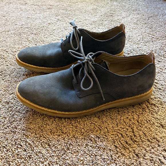 Clark’s Derby. Size 7.5D - Picture 3 of 4